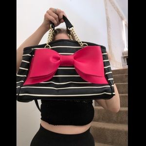 B E T S E Y  J O H N S O N>> Messenger bag/ purse